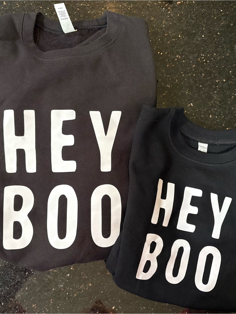 Mom and me  Black 'HEY BOO' Sweatshirts - Graphic Pullover